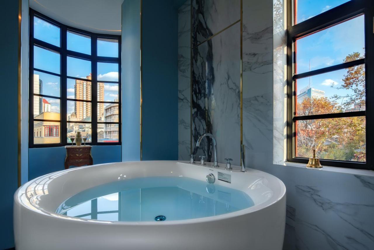 Moon And Chalice Boutique Hotel Kunming Dış mekan fotoğraf