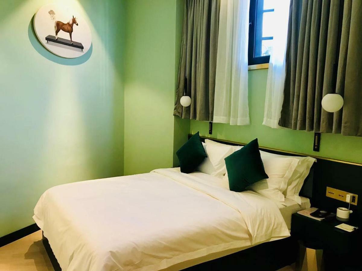Moon And Chalice Boutique Hotel Kunming Dış mekan fotoğraf